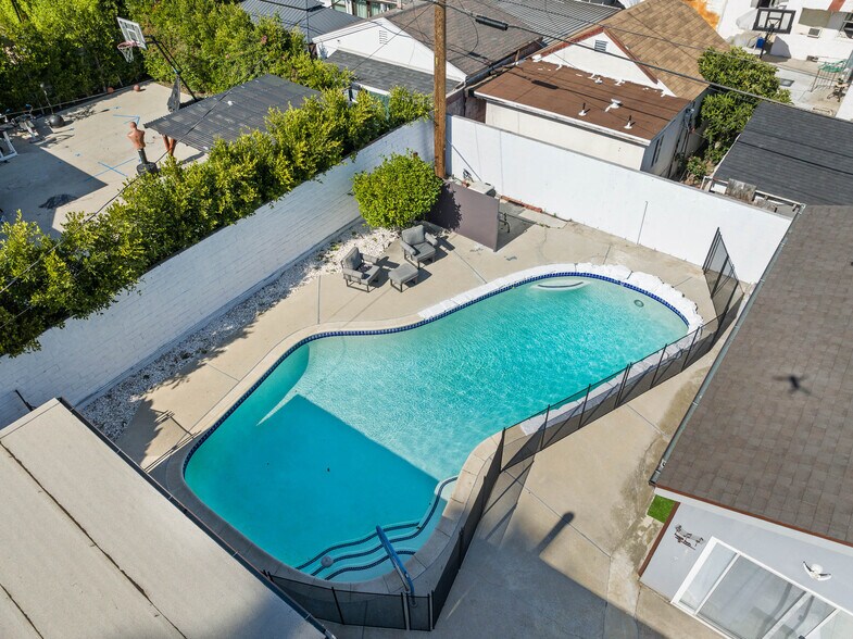 Building Photo - 140 N Carson Rd