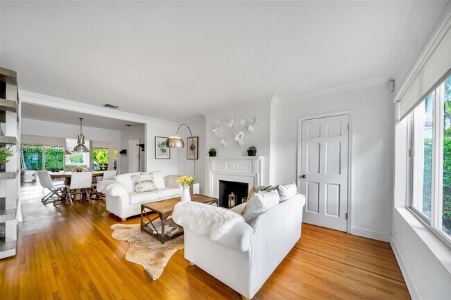 Building Photo - 540 SW 27th Rd