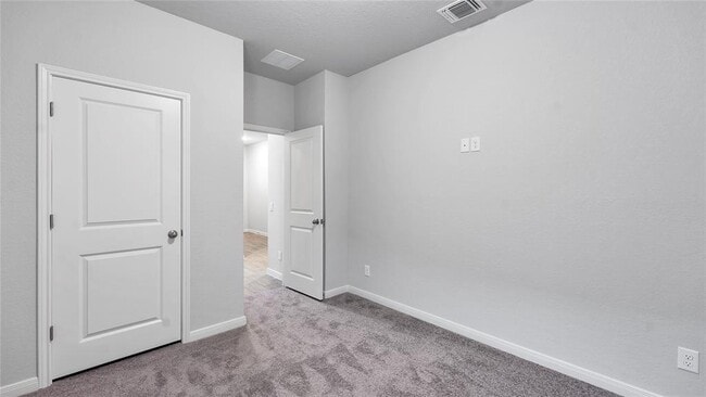 Building Photo - 1941 Colonial Ave