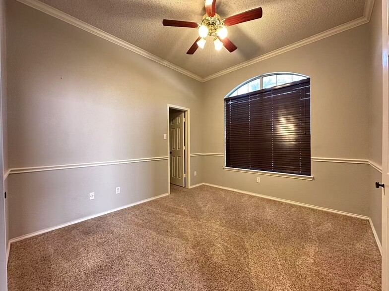 Building Photo - 3628 Mason Dr