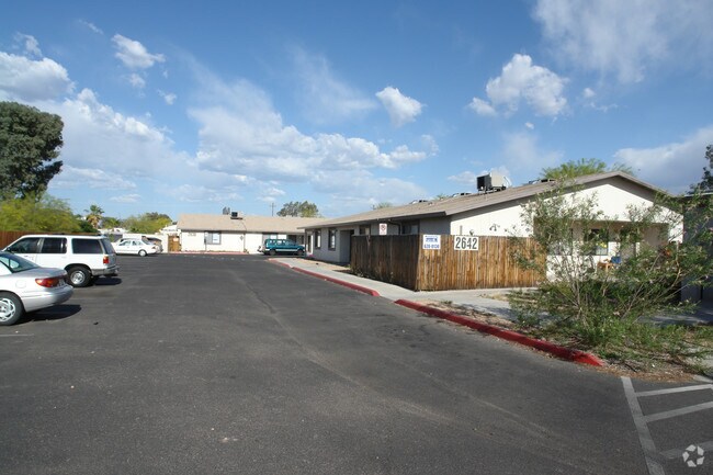 Building Photo - 2638 N Los Altos Ave