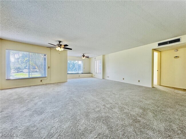 Building Photo - 2264 Winkler Ave