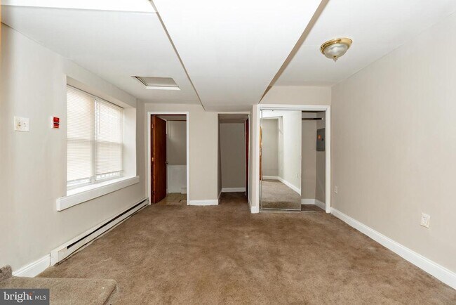 Building Photo - 5763 Pemberton St