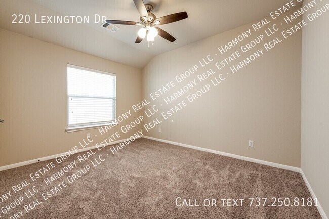 Building Photo - 220 Lexington Dr
