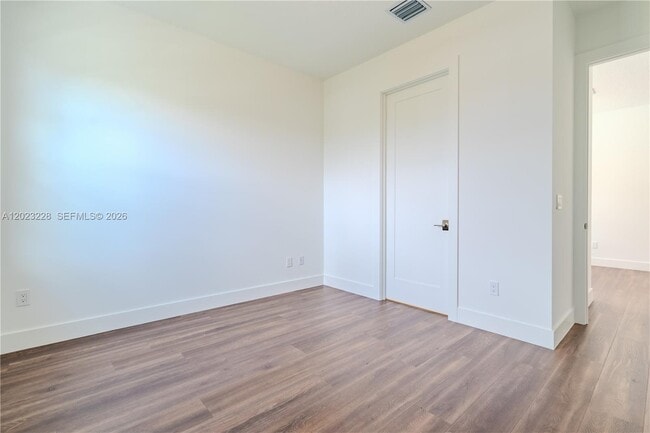 Building Photo - 1427 SW 23rd St