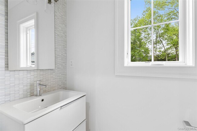 Building Photo - 75 Orchard Ave