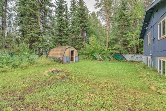 Building Photo - 5 bed 3 bath Home in Fairbanks