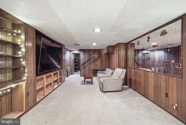Building Photo - 6605 Grey Fox Dr