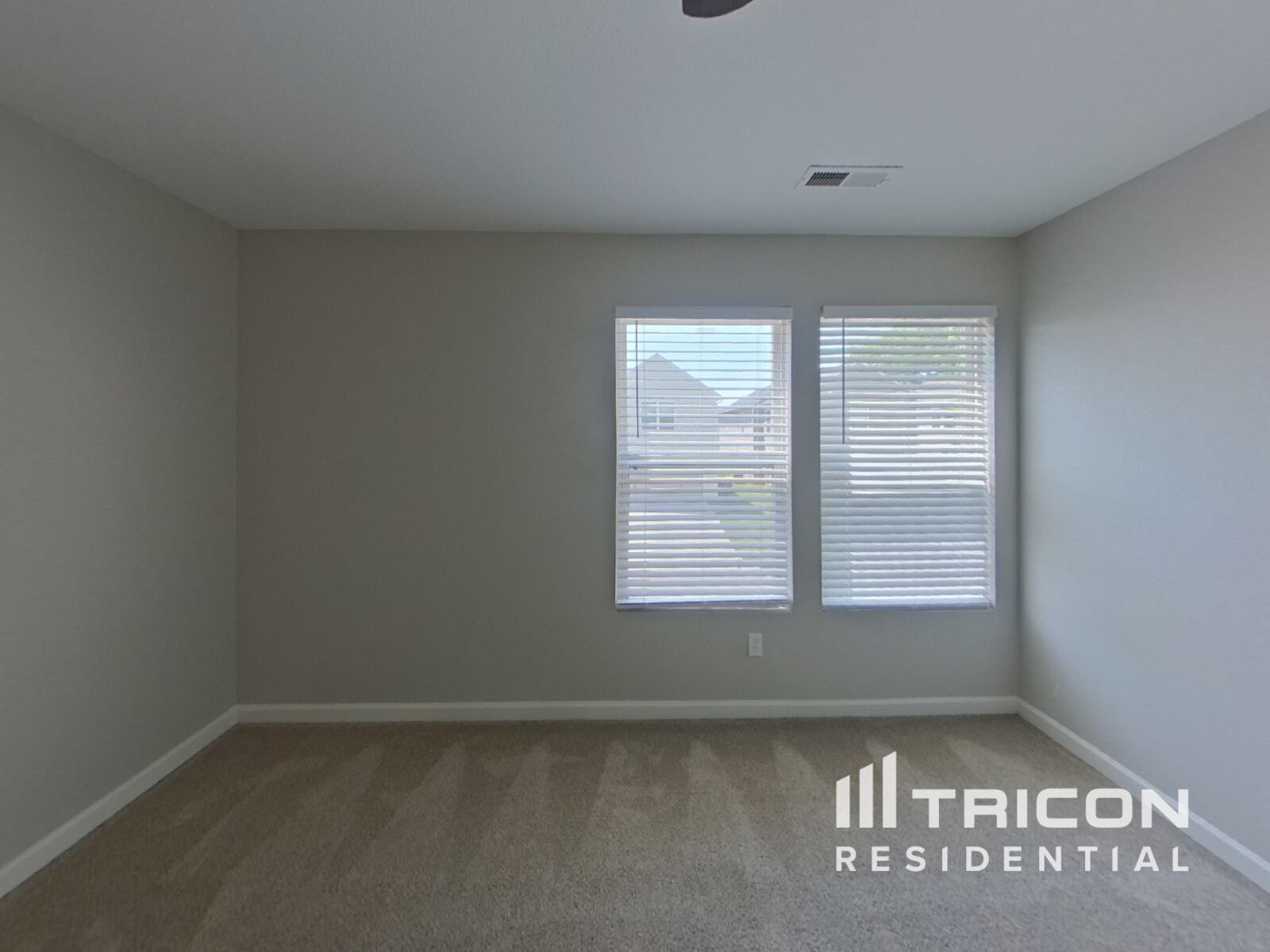 Building Photo - 758 Sinclair Dr