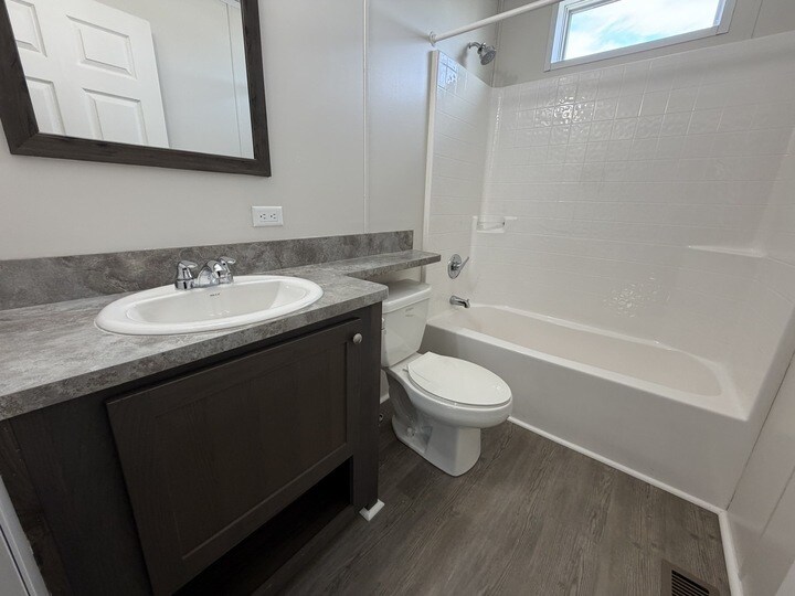 Building Photo - 15386 Danseur Dr