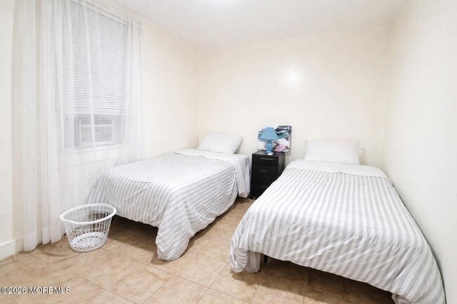 Building Photo - 13 Decatur Ave