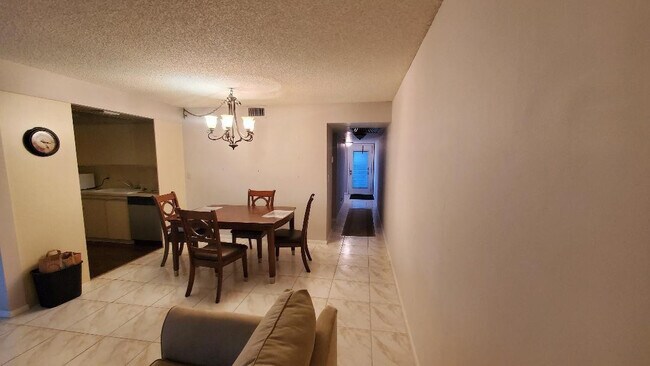 Building Photo - 3401 Bimini Ln