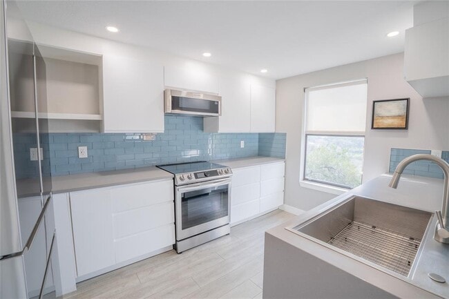 Building Photo - 8200 Neely Dr