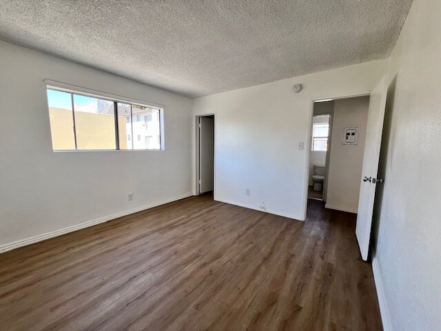 Building Photo - 1825 Tamarind Ave