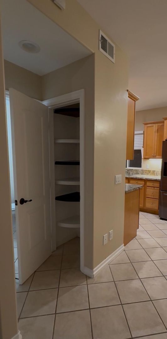 Building Photo - Charming Home Just Minutes from the Beach!