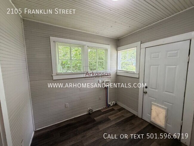 Building Photo - 2105 Franklin St