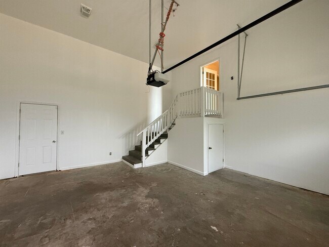 Building Photo - 10 Pontotoc Trail