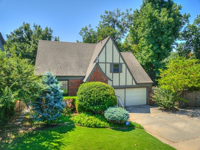 Building Photo - Beautiful 3bedroom/2 bathroom/1 Car Garage...