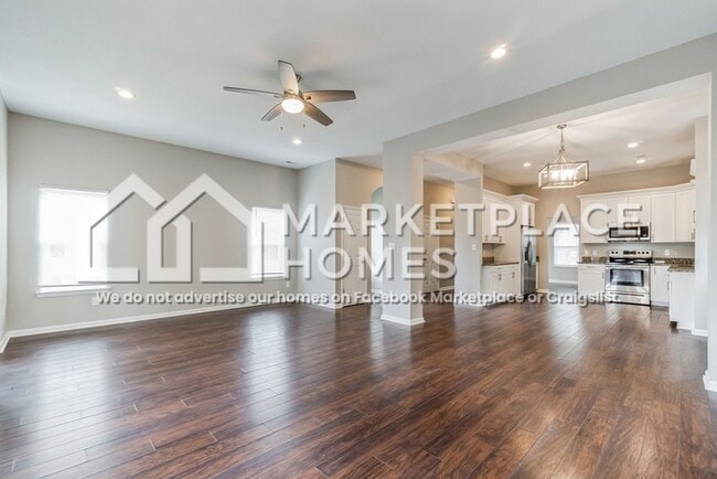 Building Photo - 2529 Tidewater Dr