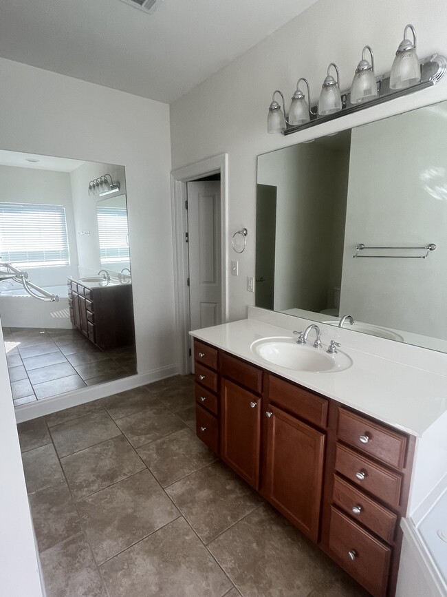 Master Bath - 110 Sawmill Creek Rd