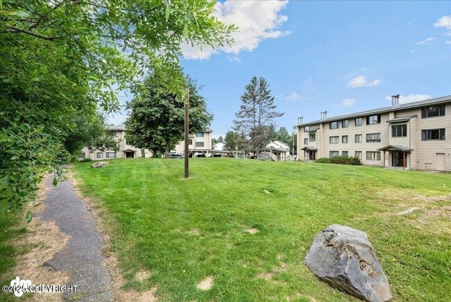 Building Photo - 305 Donna Dr