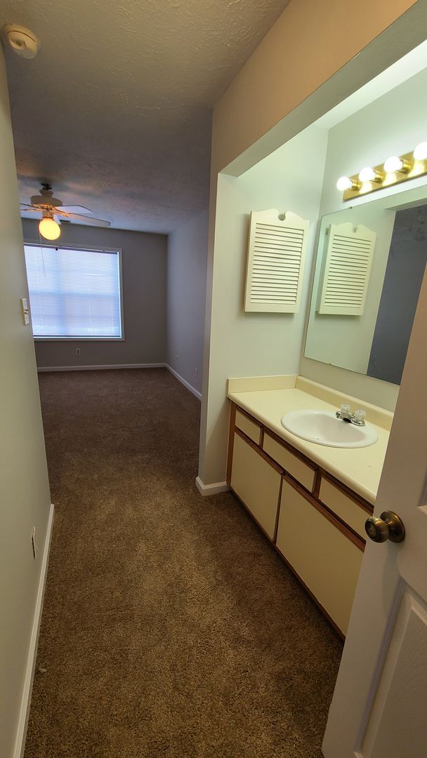 Building Photo - 1st floor condo