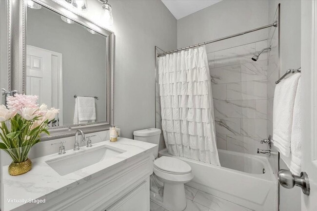 Building Photo - 3915 Summerfield Dr