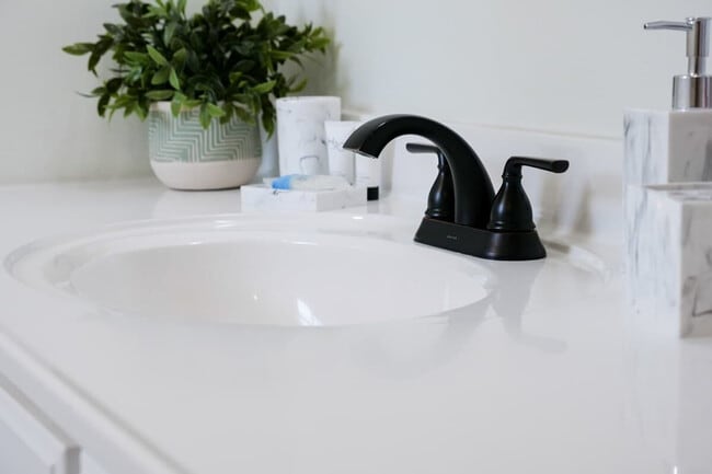 Building Photo - 415 Short St