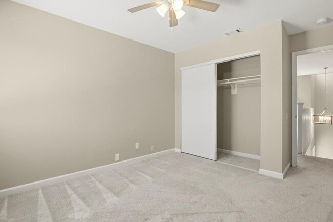 Building Photo - 8879 Hillery Dr