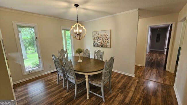 Building Photo - 810 Joy Dr