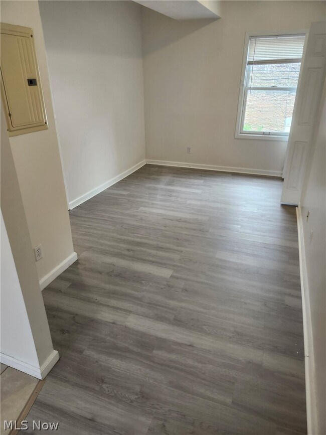 Building Photo - 12224 Fairview Ct