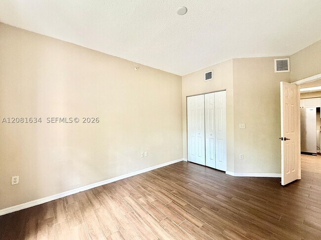 Building Photo - 3023 Alcazar Pl