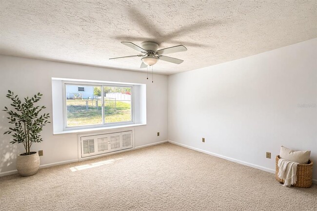 Building Photo - 3442 N Tamarisk Ave