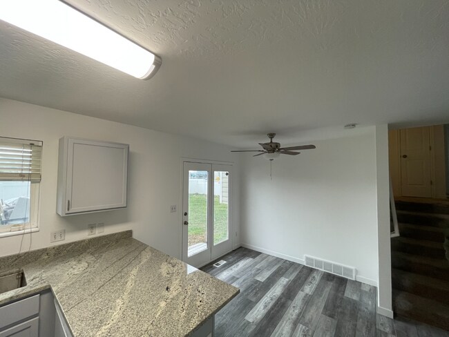 Building Photo - 4 Bd 3 Bath Home in Lehi