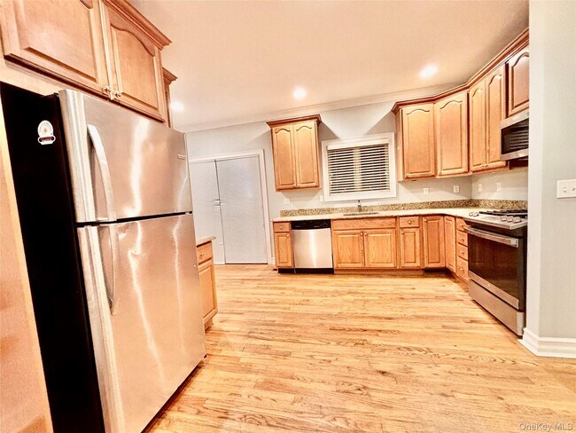 Building Photo - 1 W Owen St