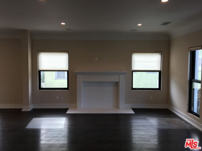 Building Photo - 1180 S Tremaine Ave