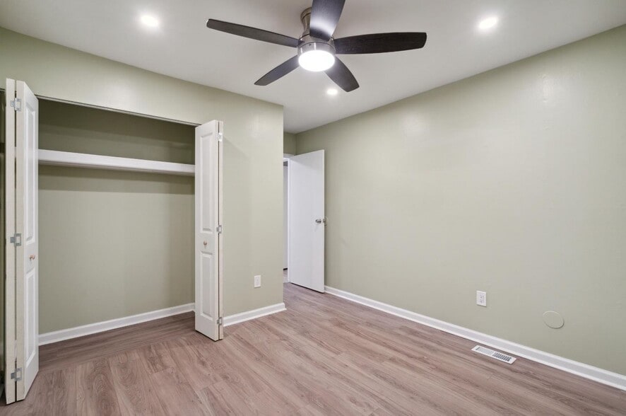 Building Photo - 3333 Comly Rd