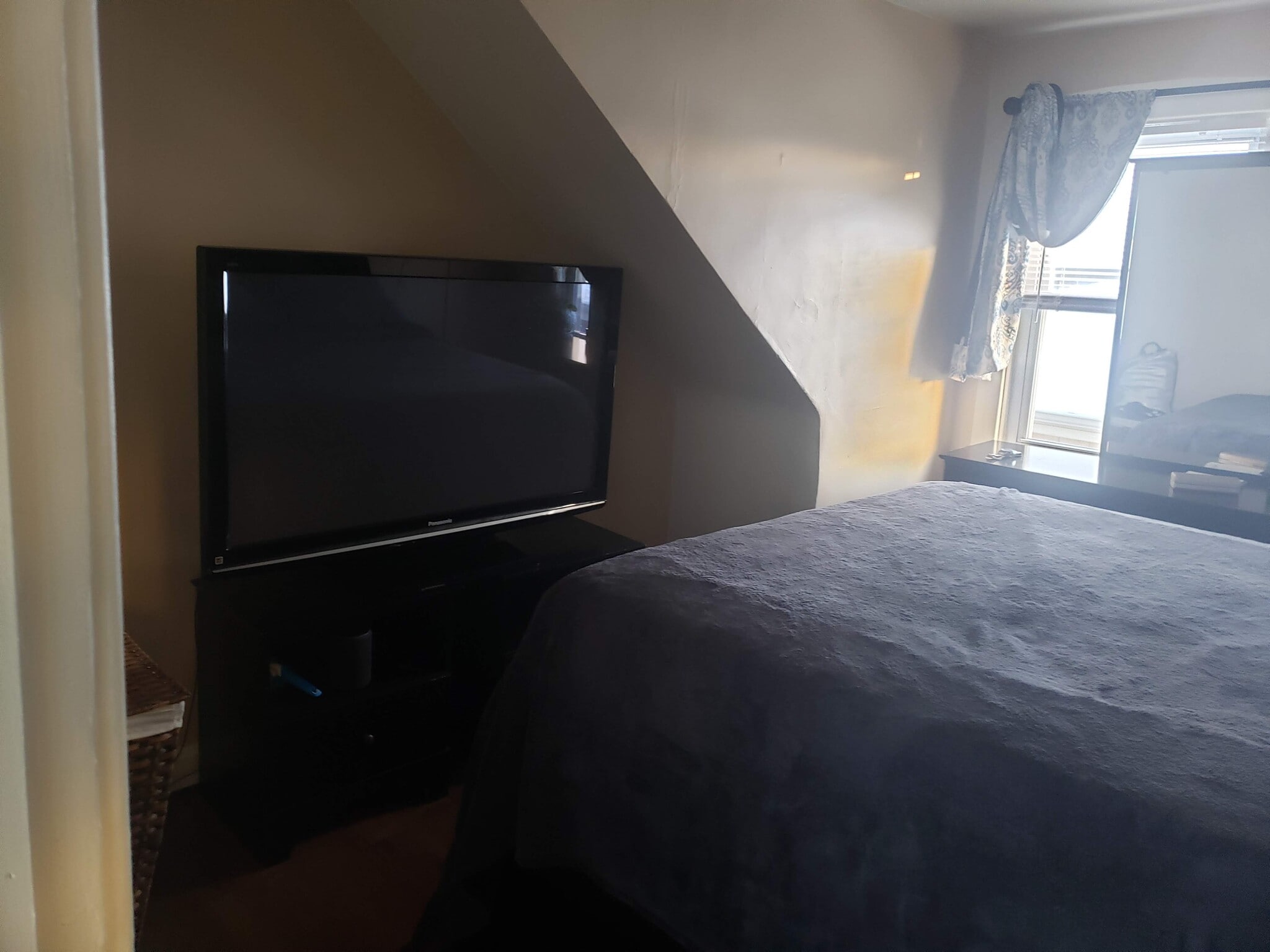 Primary Bedroom - 2835 S Harvey Ave