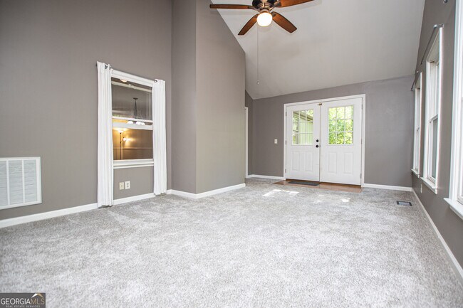 Building Photo - 1499 Stonington Ct