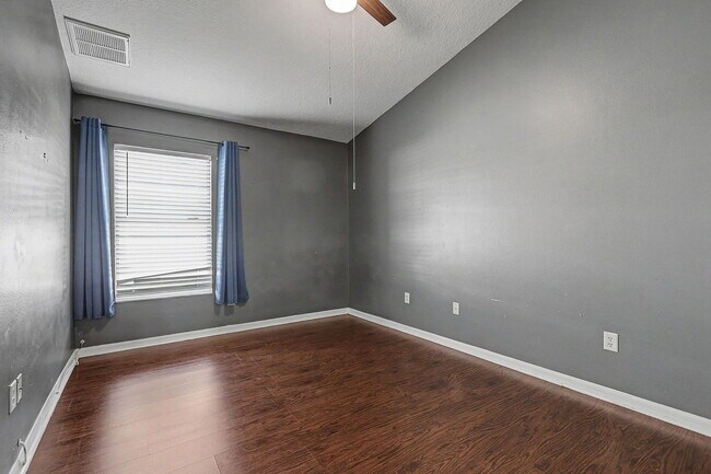 Building Photo - 30936 Baclan Dr
