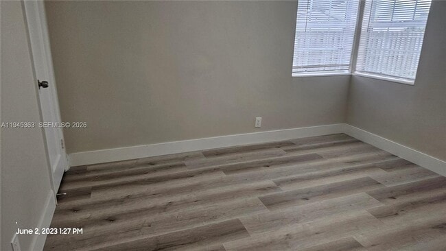 Building Photo - 626 S 28th Ave