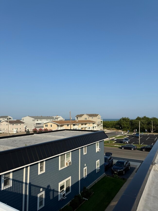 Building Photo - 3401 Ocean Ave