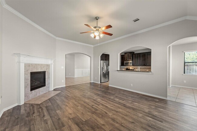 Building Photo - 5531 Drumlin Field Way