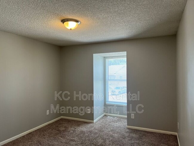 Building Photo - 610 Susanne Ct