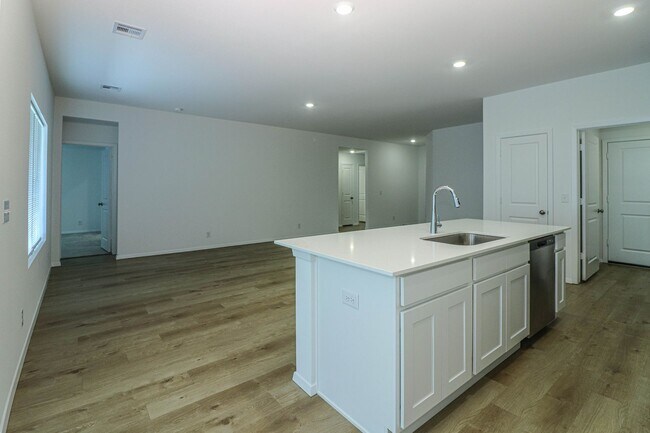 Building Photo - 3126 S 15th Pl