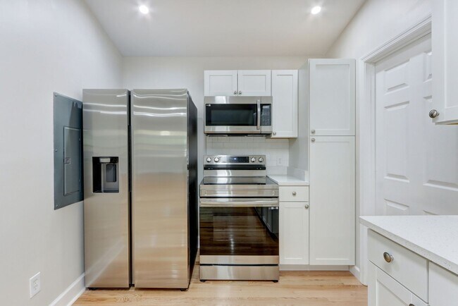 Building Photo - 2109 E 36th St