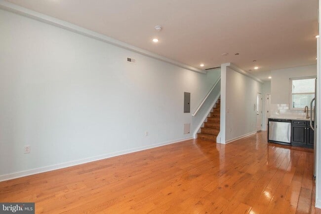 Building Photo - 1517 W Seybert St