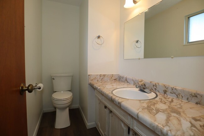 Building Photo - 3 Bedroom Thorntown Rambler!