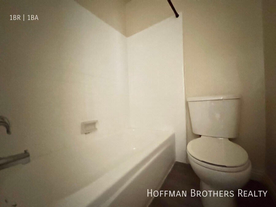 Building Photo - 20339 Saticoy St