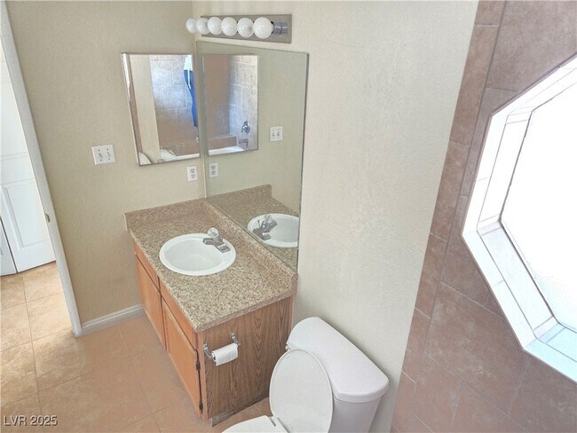 Building Photo - 5072 S Rainbow Blvd